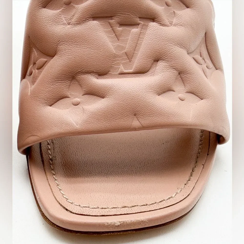 Louis Vuitton Revival Mule Heel Sandals Beige
Monogram Embossed Leather EU 38 - Picture 10 of 14